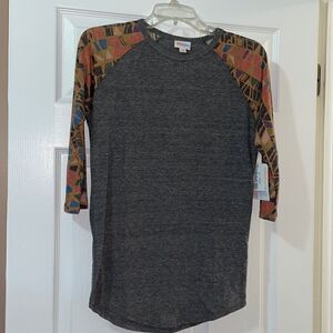 (5/$25) LuLaRoe Geometric/Aztec Print Gray Randy 3/4 top